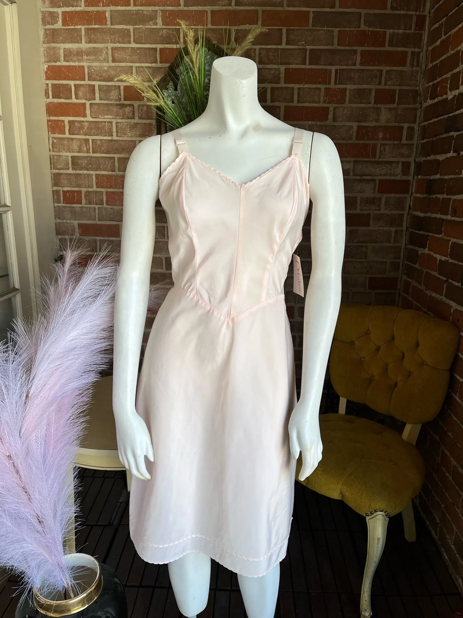 1940s Pink Taffeta Slip