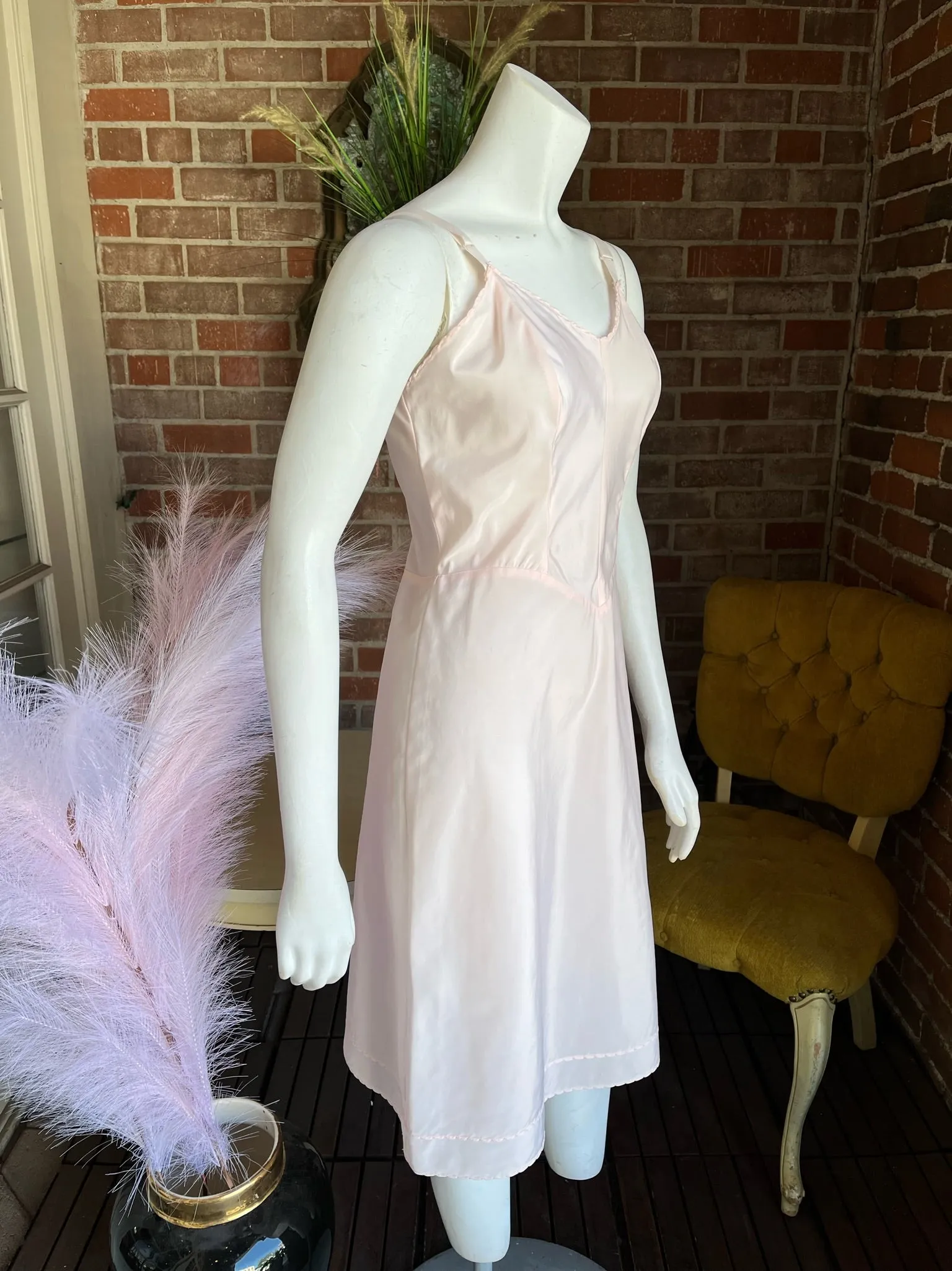 1940s Pink Taffeta Slip