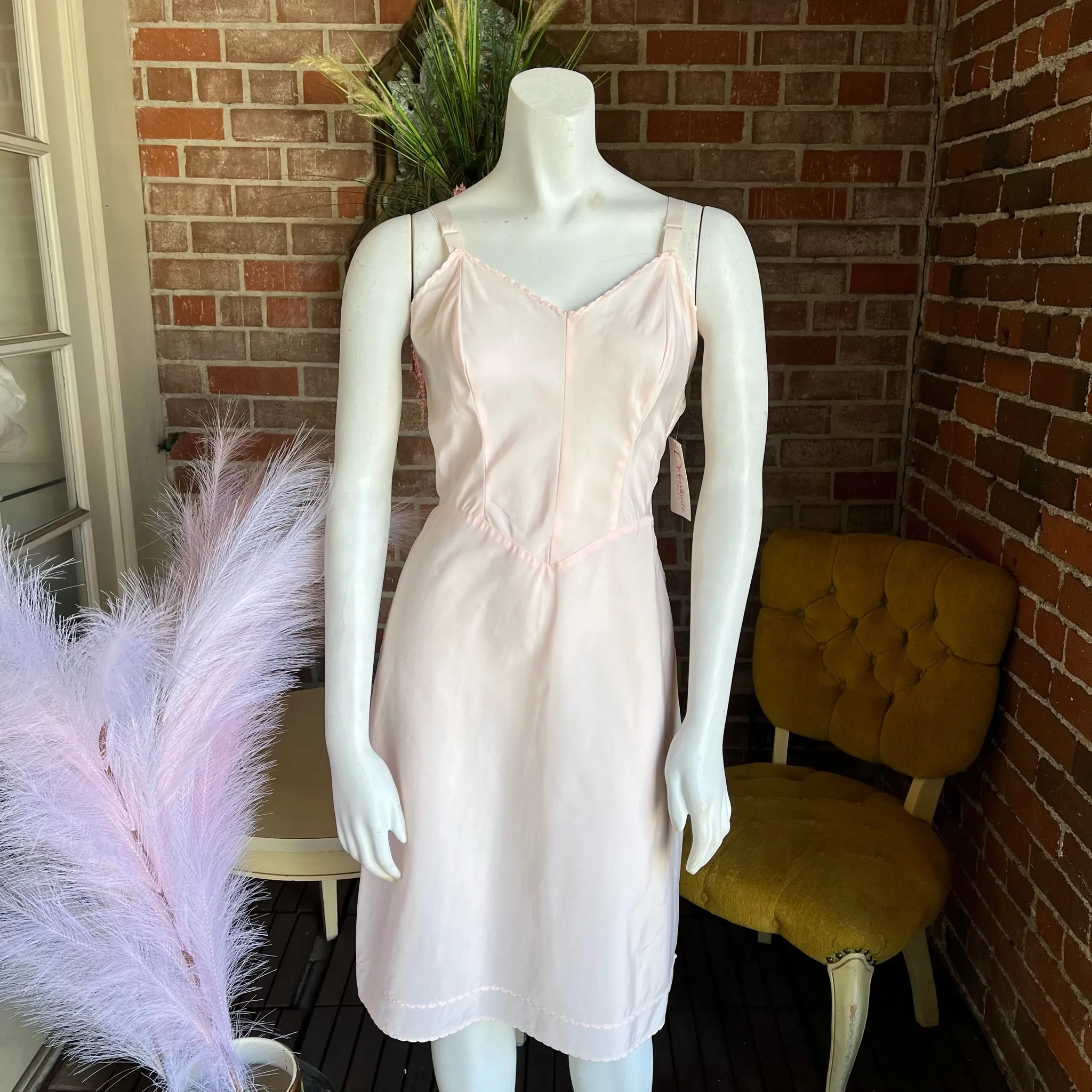 1940s Pink Taffeta Slip