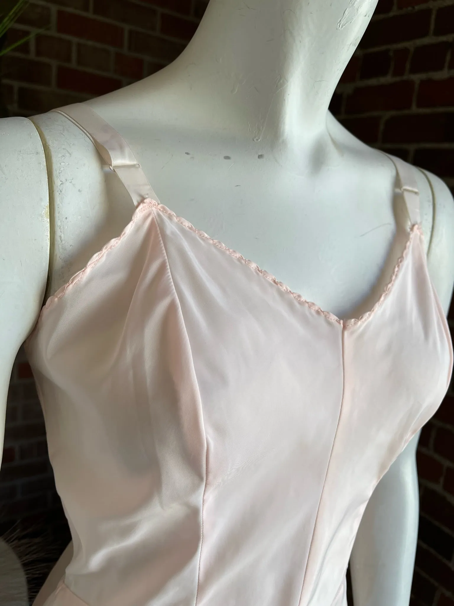 1940s Pink Taffeta Slip