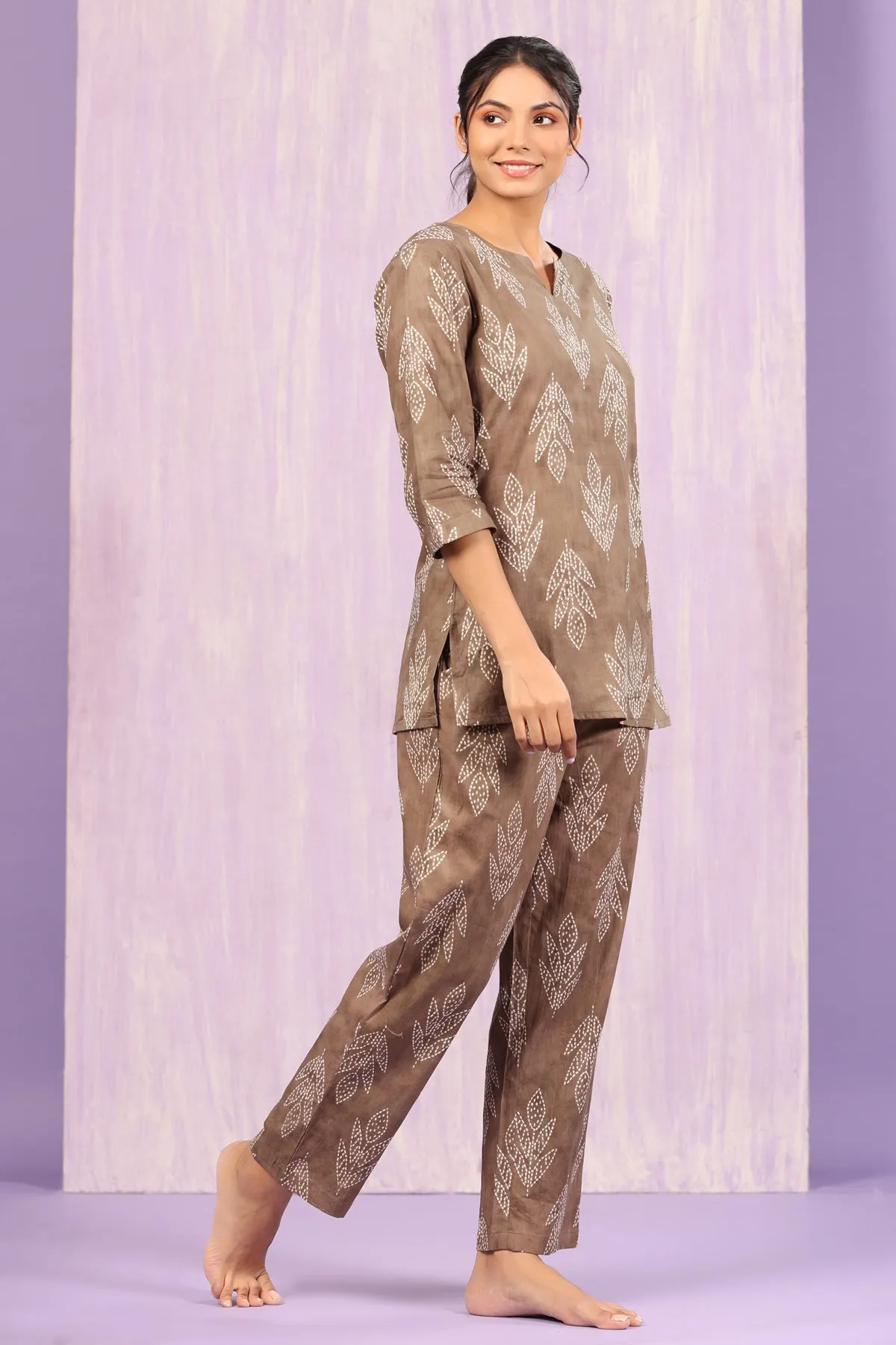 Flowing Tulips on Brown Loungewear Top Set