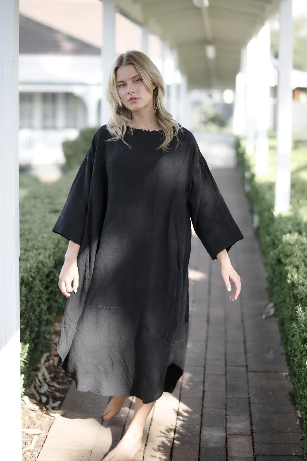 The Malle Linen Dress - Black