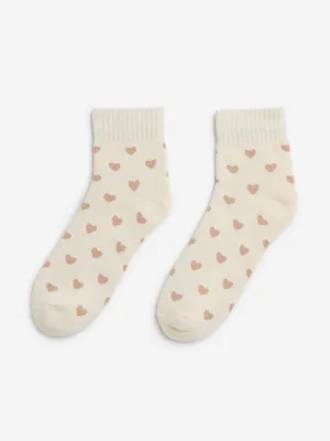 Wunderlove Beige Heart Design Cotton Blend Socks